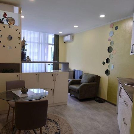 Апартаменты Bat Towers Studia Батуми Экстерьер фото